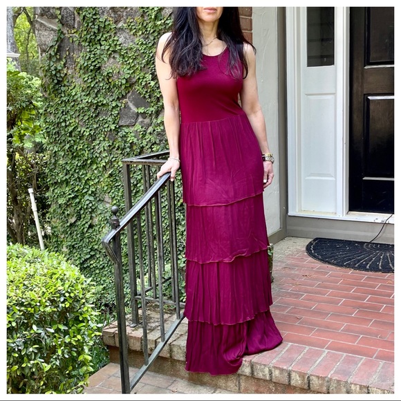 BEAUTIFUL BURGUNDY LAYERED TANK MAXI DRESS - Picture 6 of 9